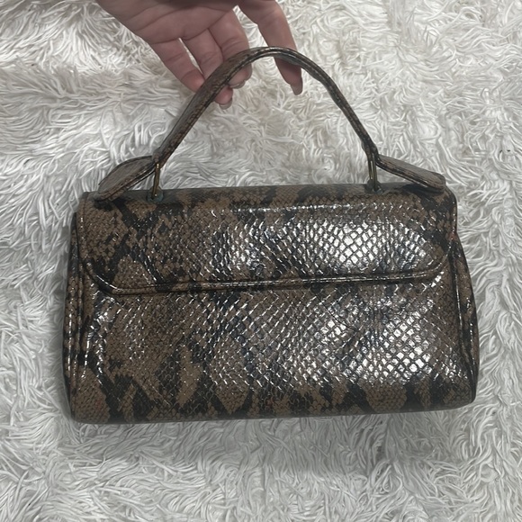 Vintage snake skin print handbag with twist lock closure. EUC - Picture 2 of 13